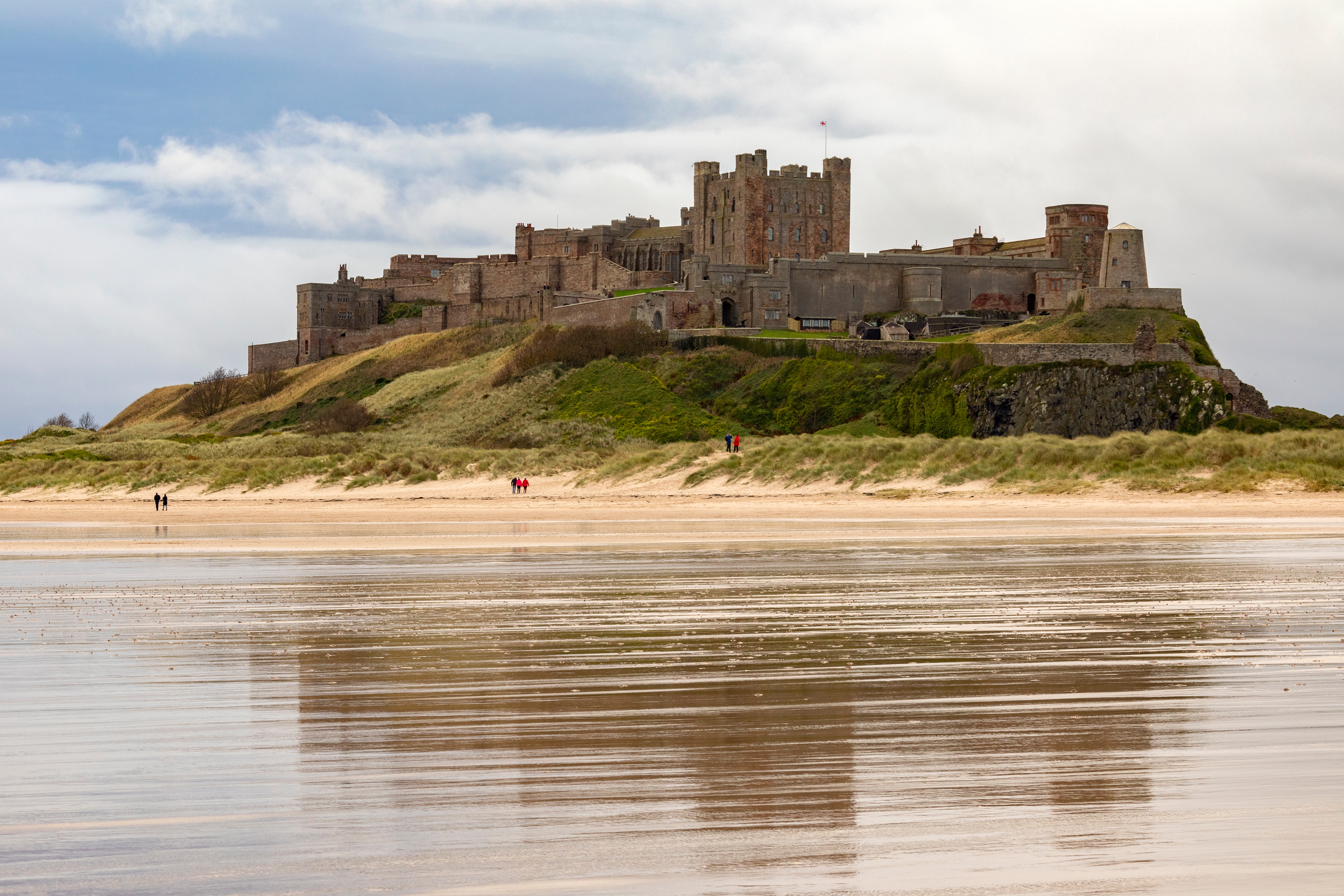 England and English History  EVENTS - UHTRED AT BAMBURGH CASTLE